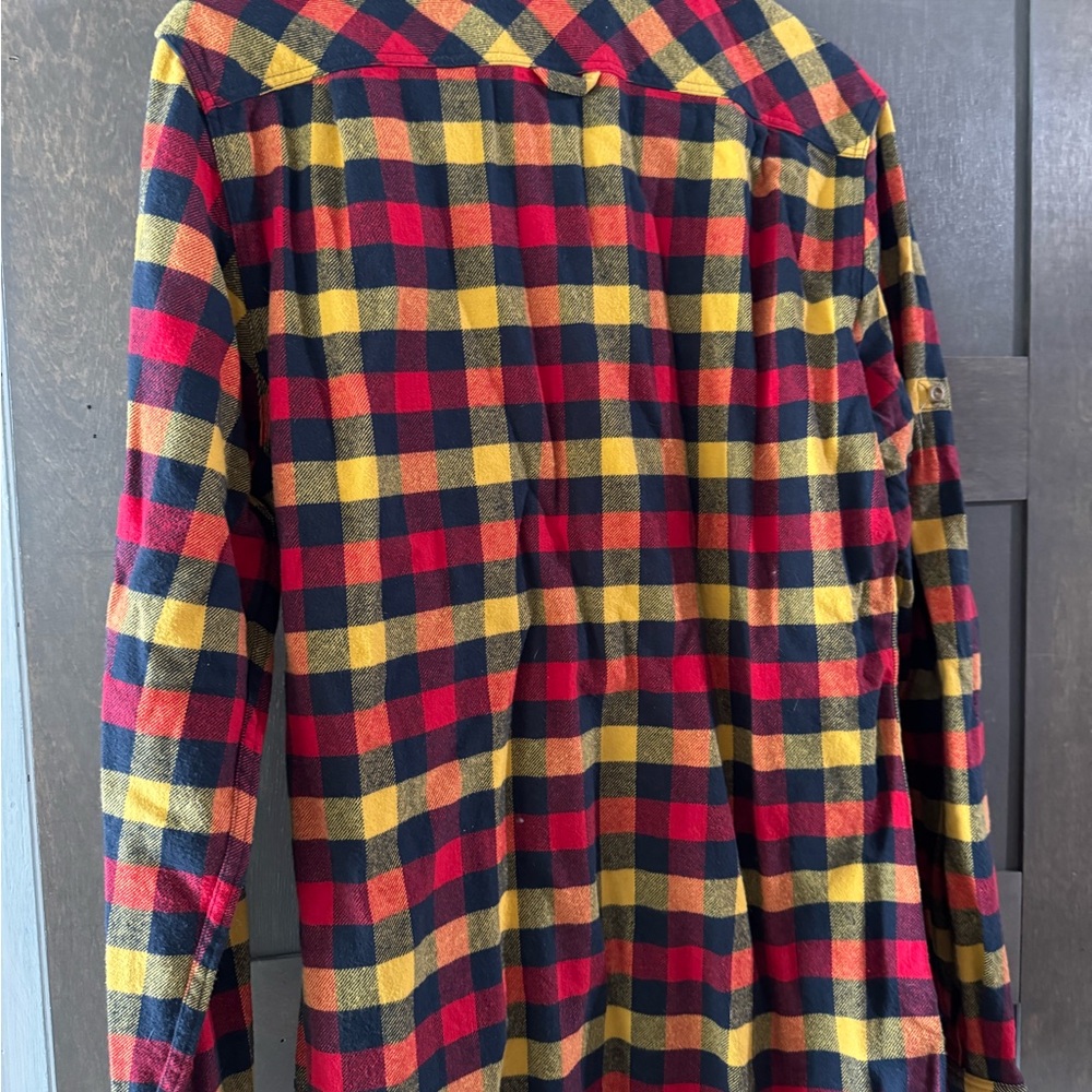 Fjallraven Flannel Shirt Mens Medium Red Skog Slim Fit Long‎ Sleeve worn once.